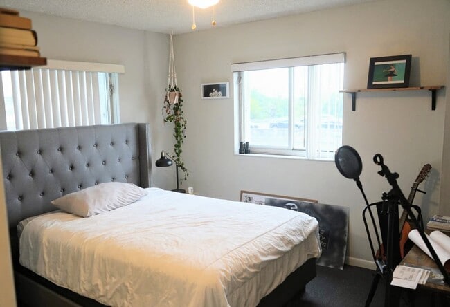 2nd Bedroom - 269 NW 7th St Unit 417