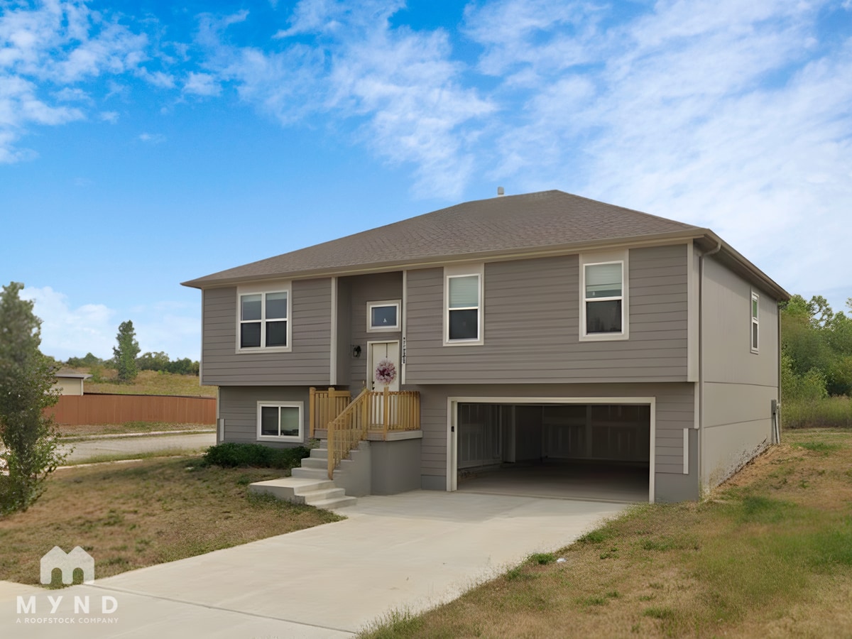 Photo - 21803 Franklin St