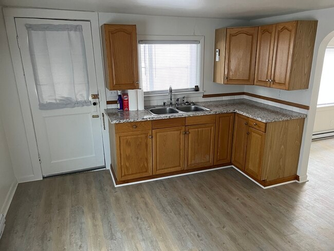 Building Photo - 17 Hammond Ln Unit 17 Hammond Lane
