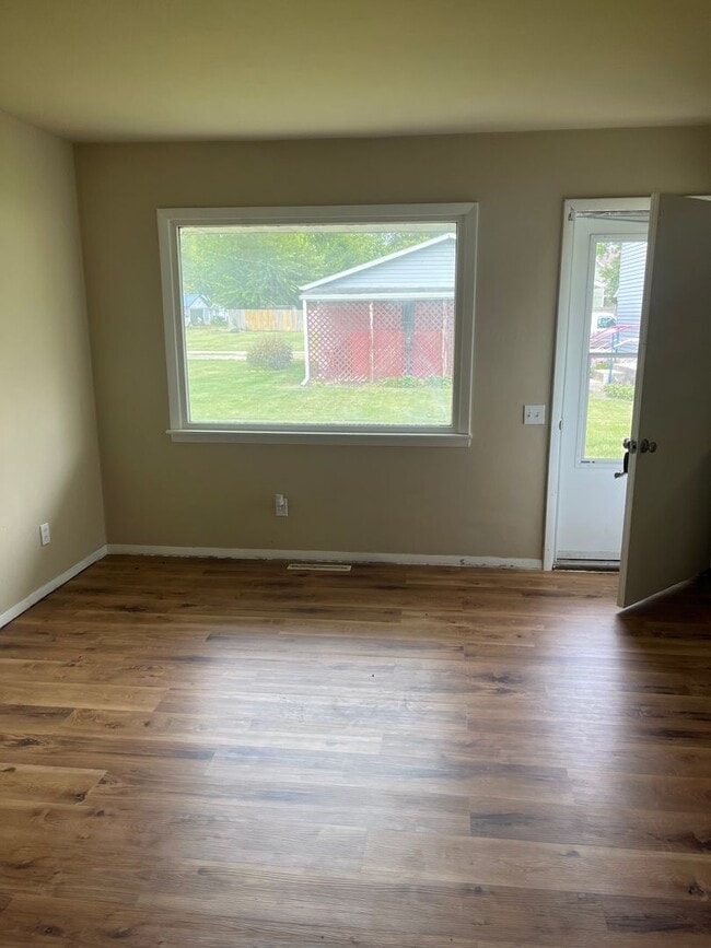 Photo - BROOKSTON...2 Bedroom 1 Bath Unidad Apt C