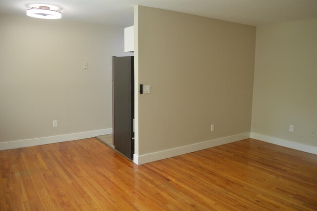 Photo - 455 Fairview Ave Unit 9