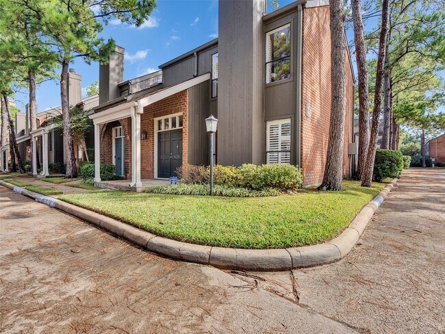 Photo - 701 Bering Dr Unidad 806