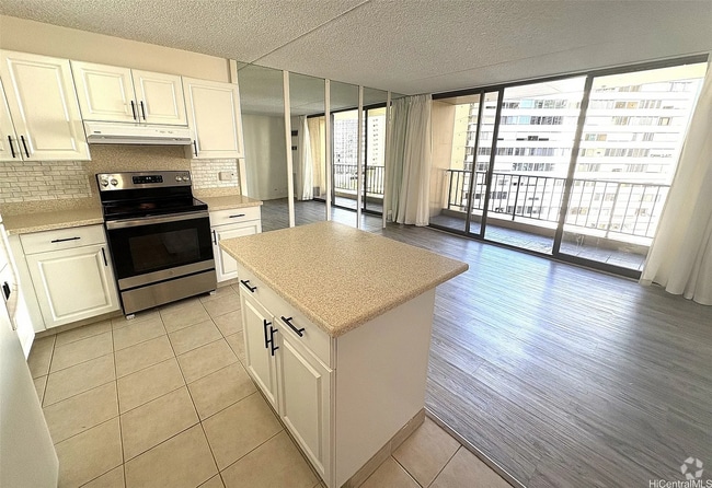 Building Photo - 411 Hobron Ln Unit 903 Rental