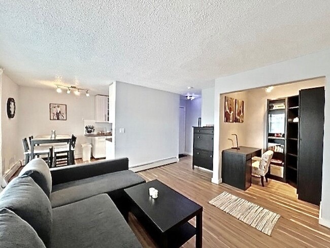 Photo - Furnished Cozy 1 Bedroom / 1 Bath Condo - ... Unit #6