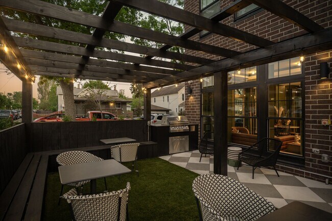 Photo - 1000 Main Street Apartments