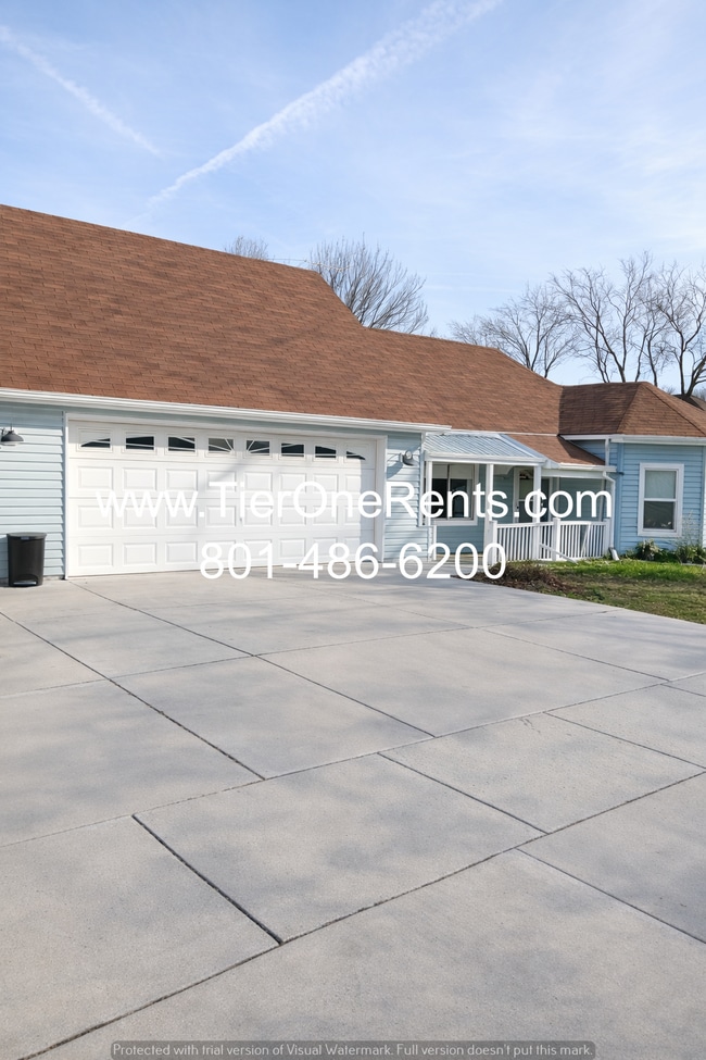 Building Photo - NO DEPOSIT option available for qualified renters with Obligo