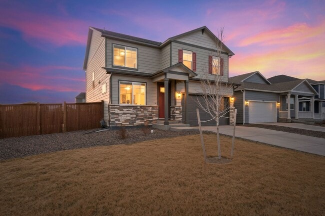 Building Photo - Ideally Located Modern 4-Bedroom Home