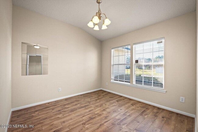 Photo - 929 Raindrop Ln