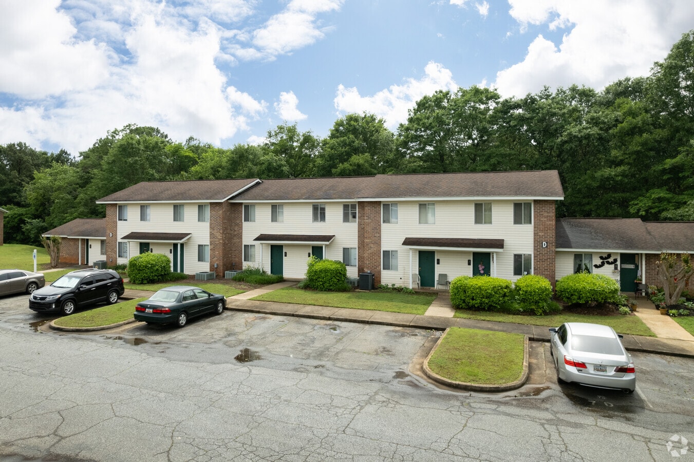 Photo - Hampton Ridge Apartments