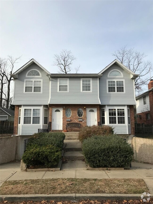 Building Photo - 29 Hickory Rd Unit B Rental