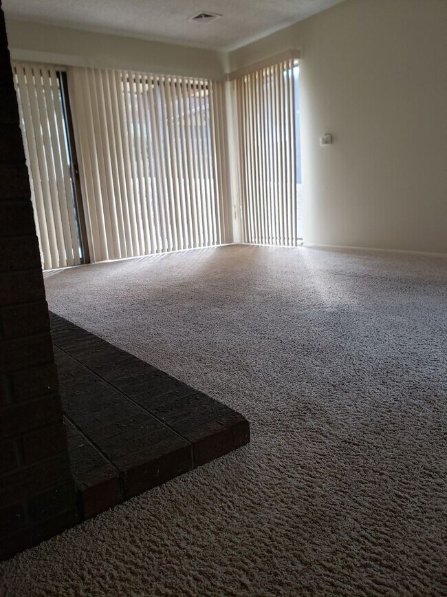 Photo - Sunny and Quiet Garden Level 3 bed, 2 bath... Unidad D1