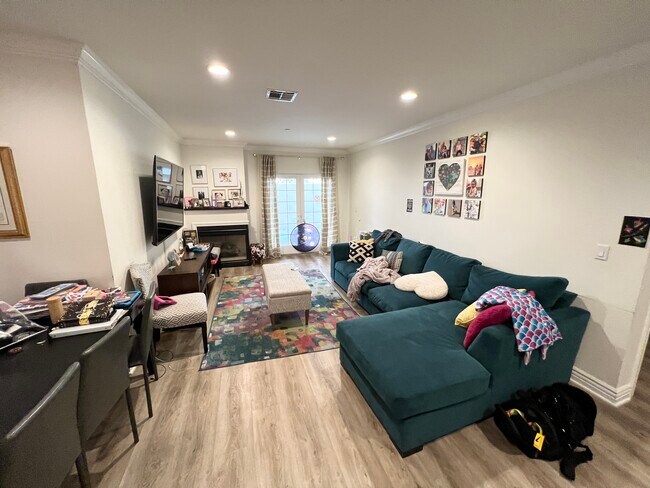 Photo - 1135 Rexford Dr Unit 105