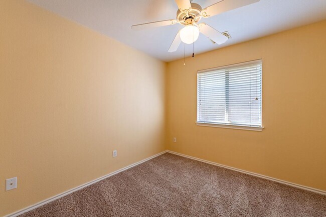 Photo - Beautiful 4 bedroom, 2 bathroom home in Round Rock!