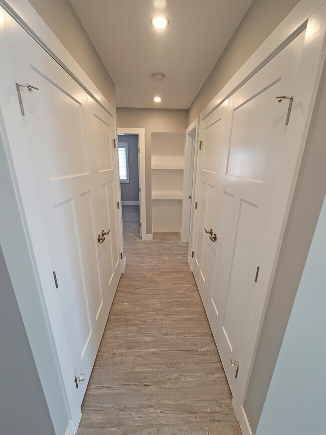 Photo - 8415-8481 81 St