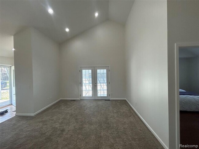 Photo - 3165 Chenoa St