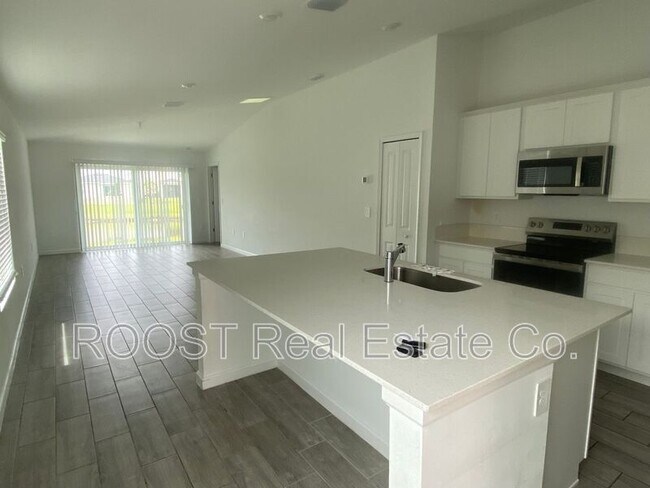 Photo - 1668 Colebrook Cir SW