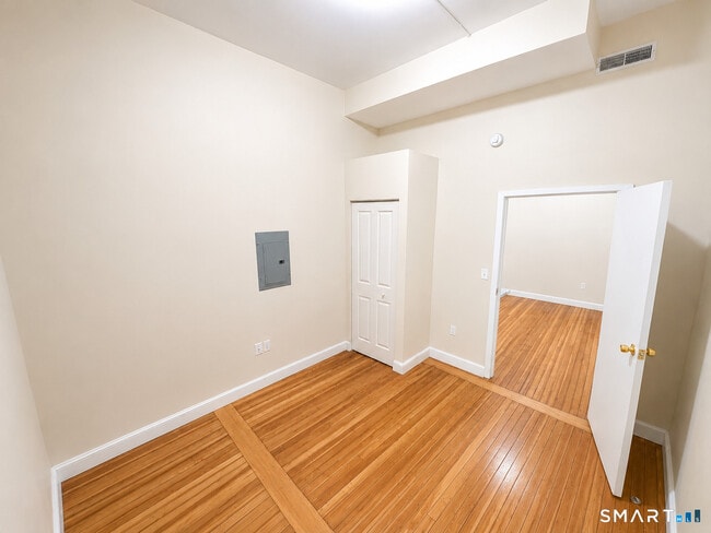 105 Bank St Unit 2D