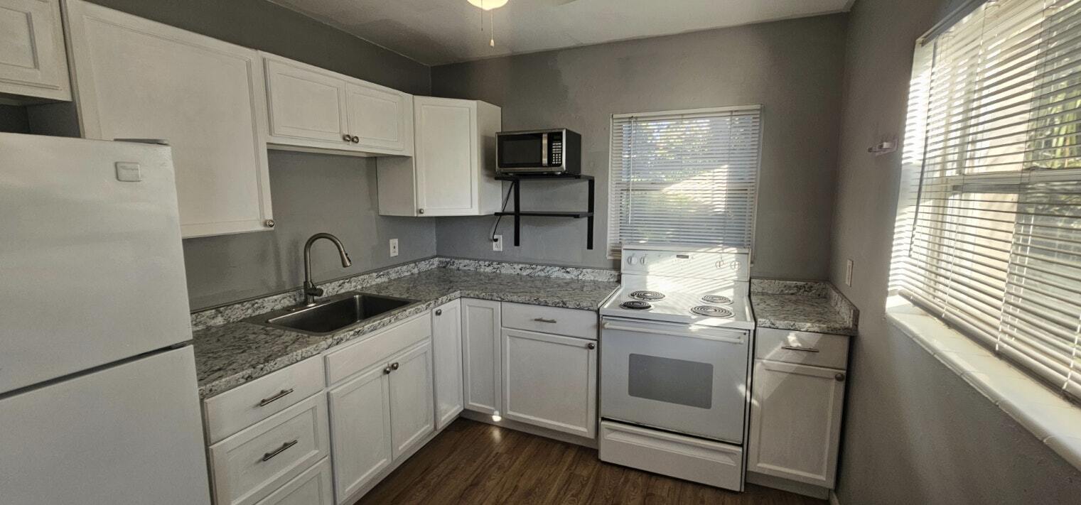 Photo - 2544 16th Ave S Unidad C (TOP)