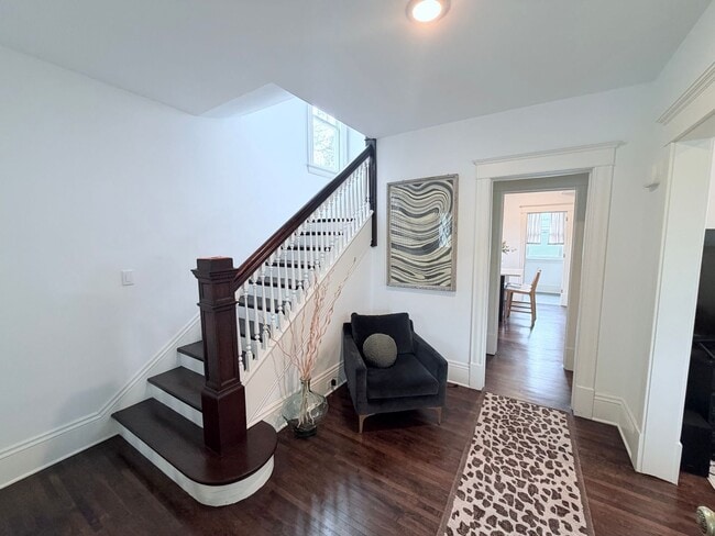 Photo - Gorgeous 3 Bedroom with Modern Upgrades!!