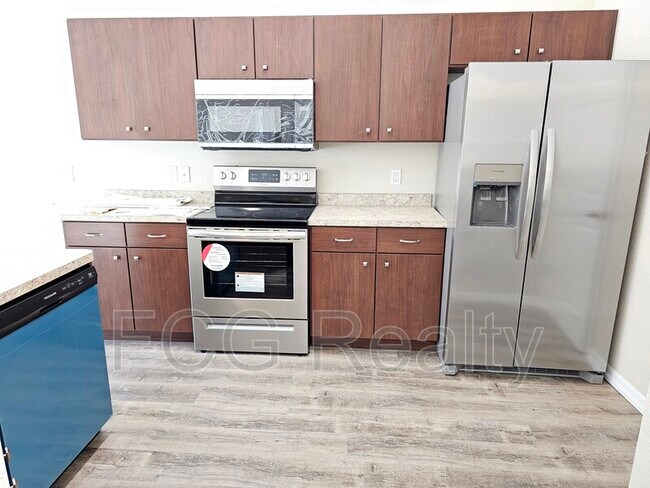 Photo - 15018 SW 48th Ave