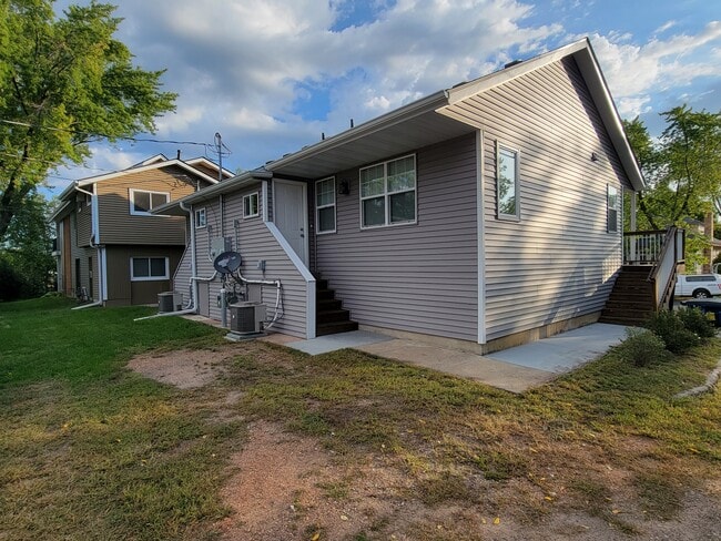 Parte trasera - 308 Lewis St S