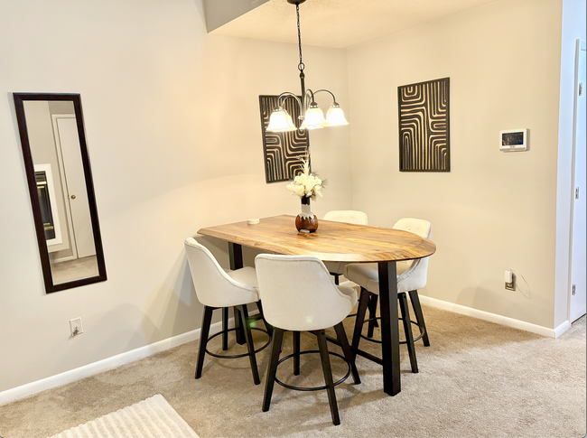 Photo - 421 Woodview Ln