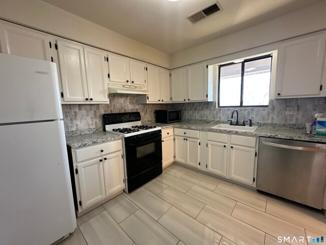 Photo - 140 Thompson St Unit 22G