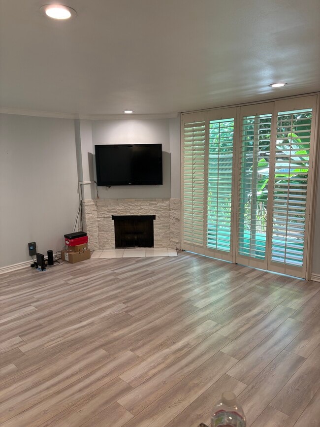 Photo - 6505 Green Valley Cir Unit #115