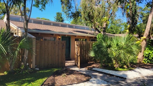 Building Photo - Annual UNfurnished renovated 2/1 condo dow...