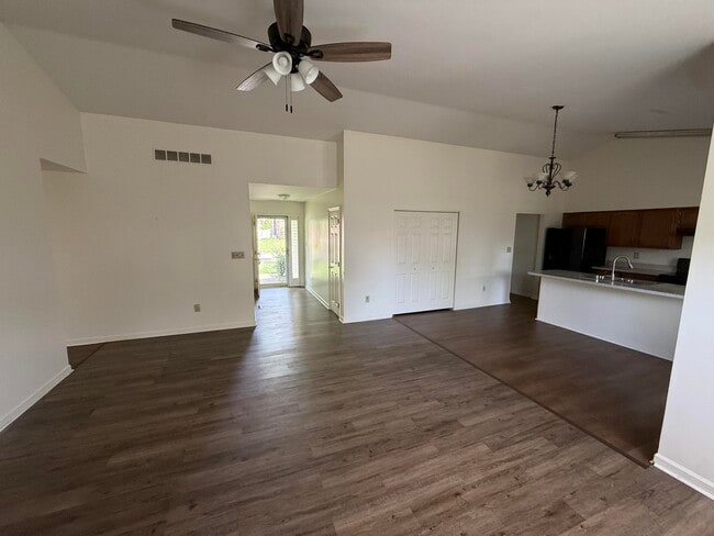 Photo - 390 Retrac Rd