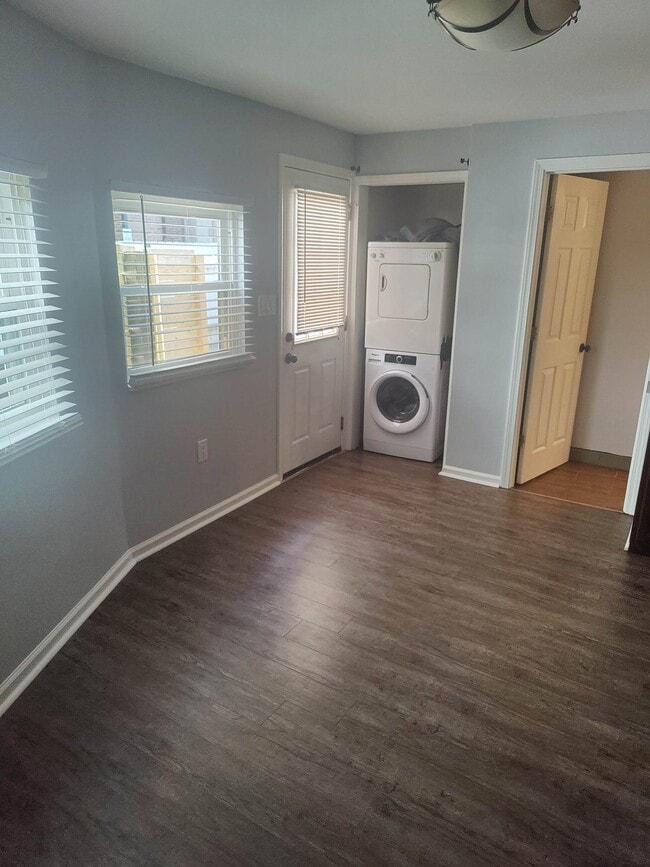 Photo - 114 S 15th St