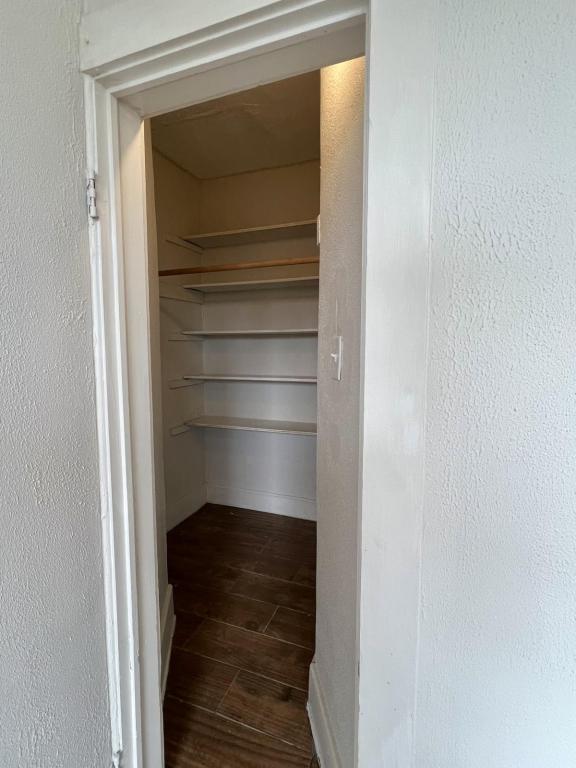 Photo - 404 E Bond St