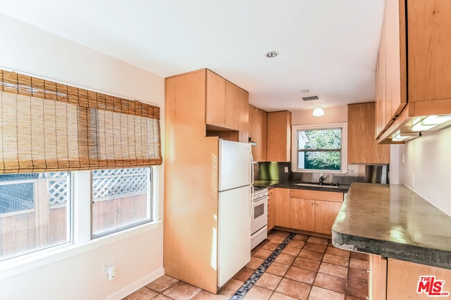 Photo - 801 Brooks Ave