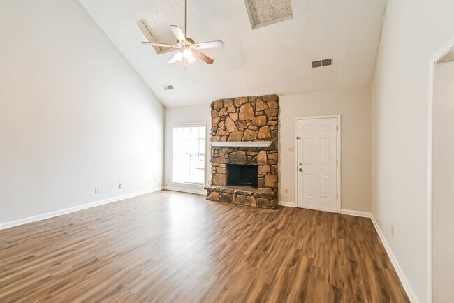 Photo - 2224 Webbing Dr