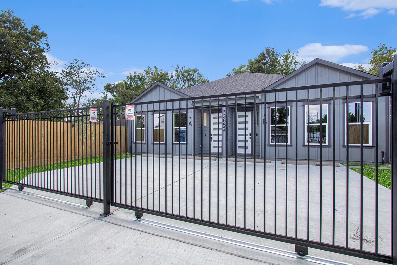 Photo - 3652 Seabrook St