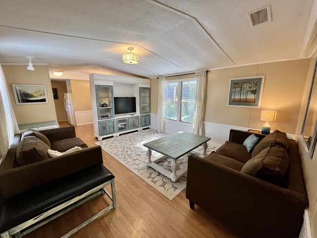 Photo - 50 Mandalay Dr