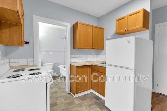 Photo - 131 Allen St Unit 7