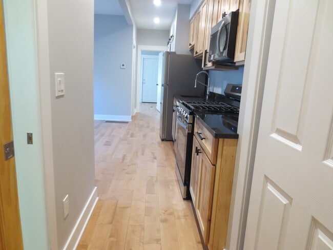 Photo - 1959 W 58th St