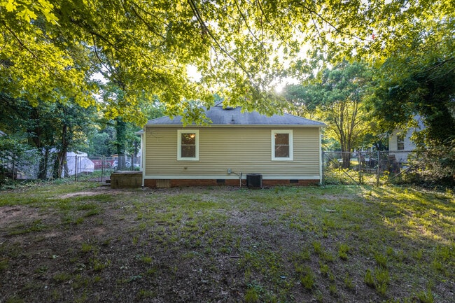 Photo - 2111 Highland St