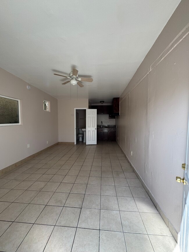 Photo - 6006 Makee Ave