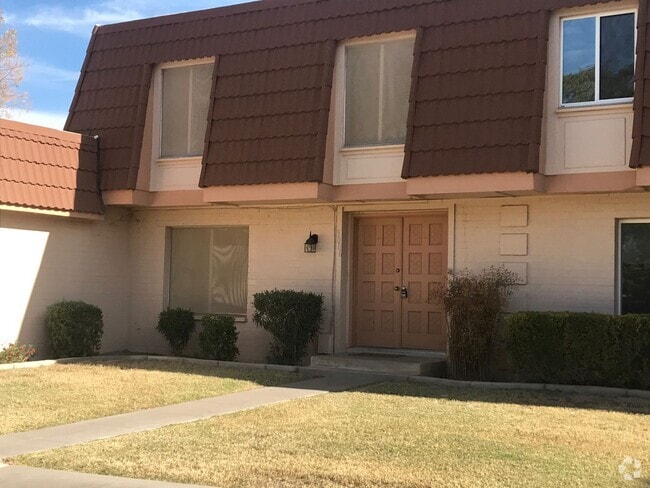 Building Photo - Inviting 3-Bed, 2.5-Bath Townhome: Newly U...