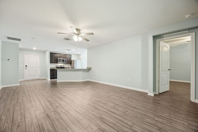 Photo - Adorable 3/2 in Lumber Creek