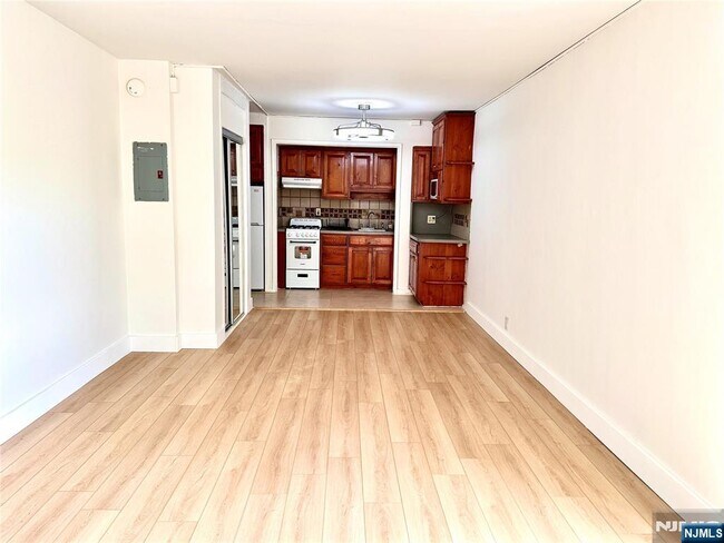 Photo - 400 Fairview Ave Unit 5-D