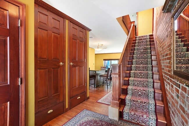 Photo - 131 Perkins St