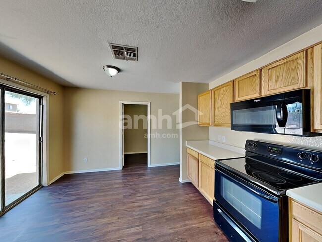 Photo - 16002 W Jackson St