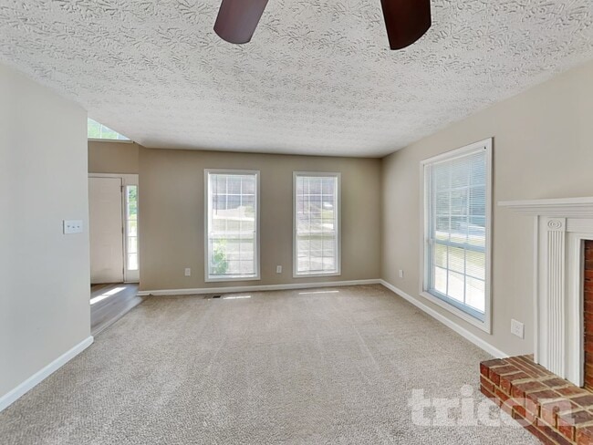 Photo - 1112 Karastan Ct SW