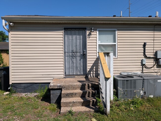 Building Photo - 1823 Delta Ave Unit B