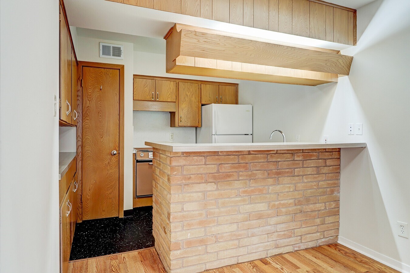 Photo - 3703 Roseland St Unit 8