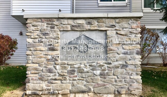 Photo - Charming 3 Bedroom 2 Bathroom Downtown Con...
