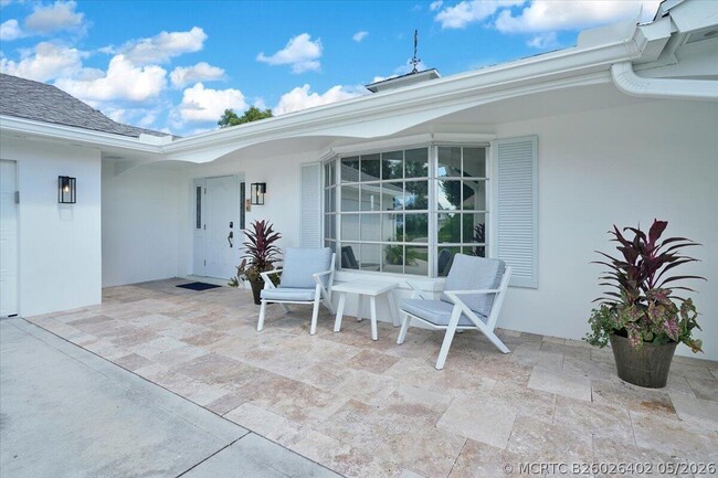 Photo - 76 Fairview W